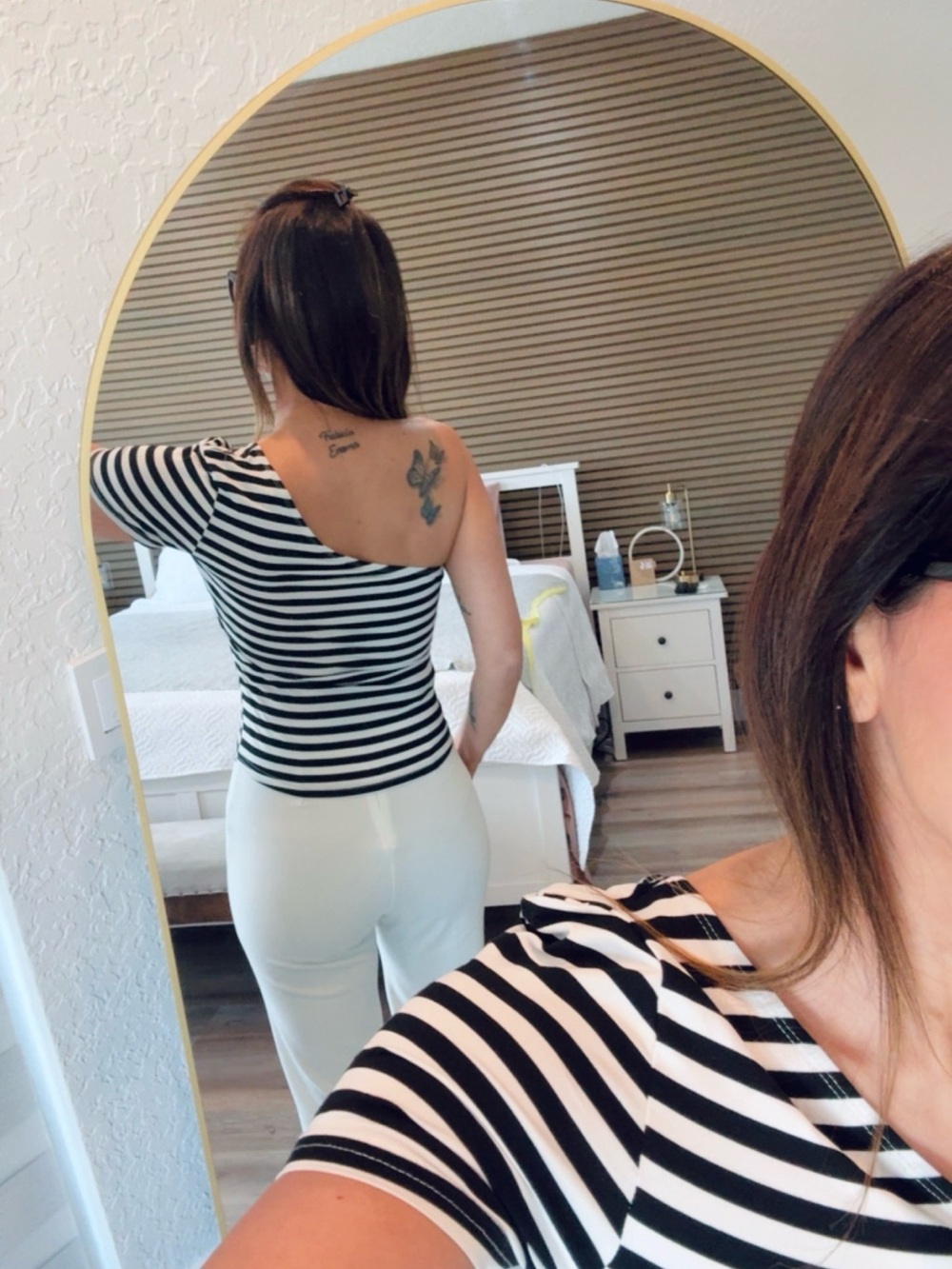 SHEIN Black & White One-Shoulder Striped Crop Top - Picture 4 of 8